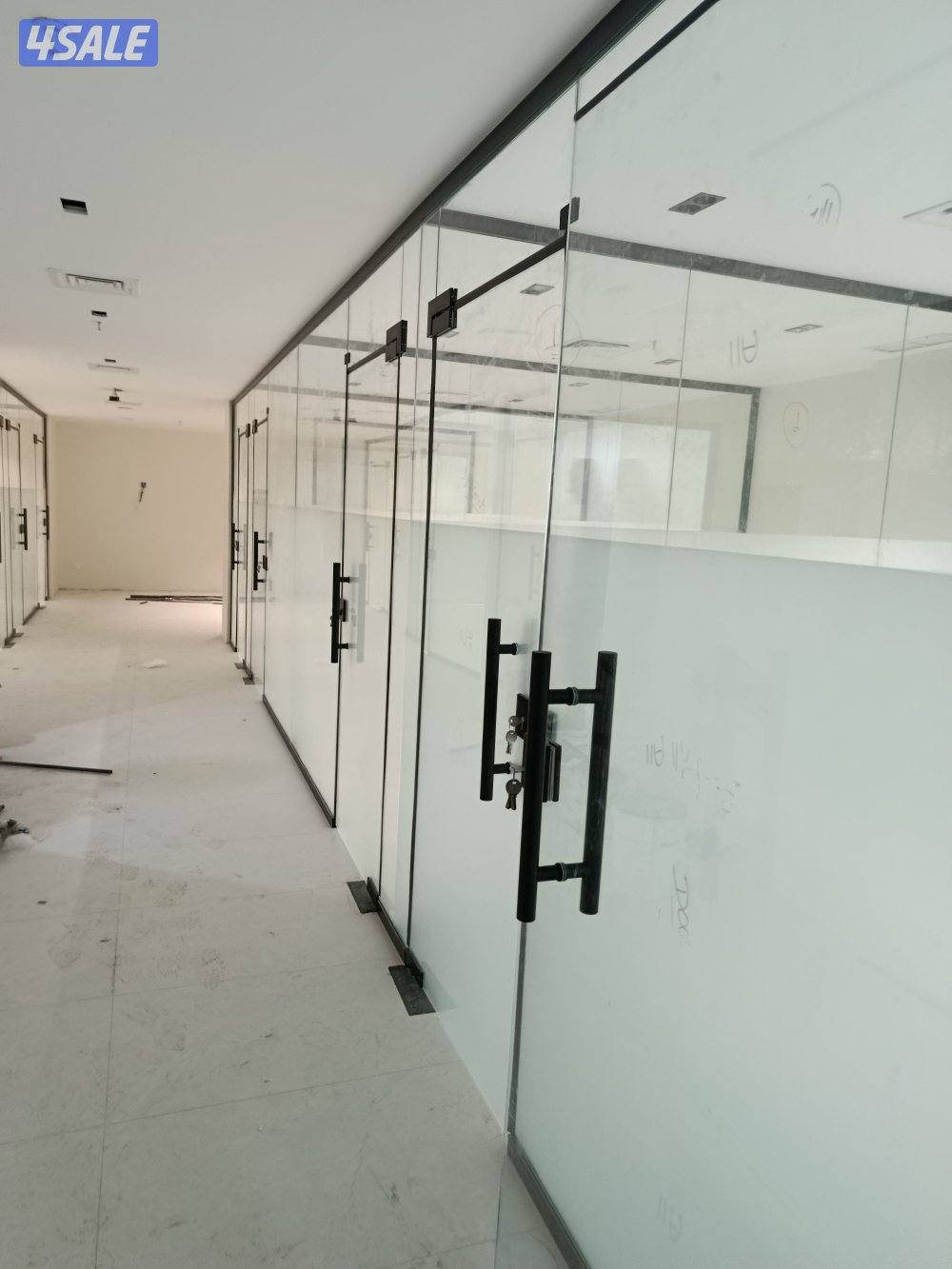 تركيب زجاج سكريت و مرايا دربزين شاور بكس لتواصل3