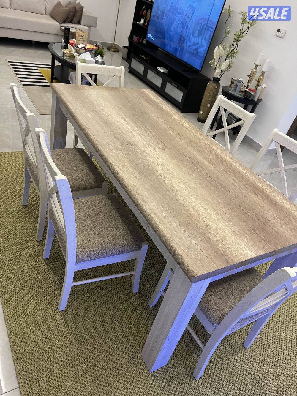 للبيع طاولة طعام1