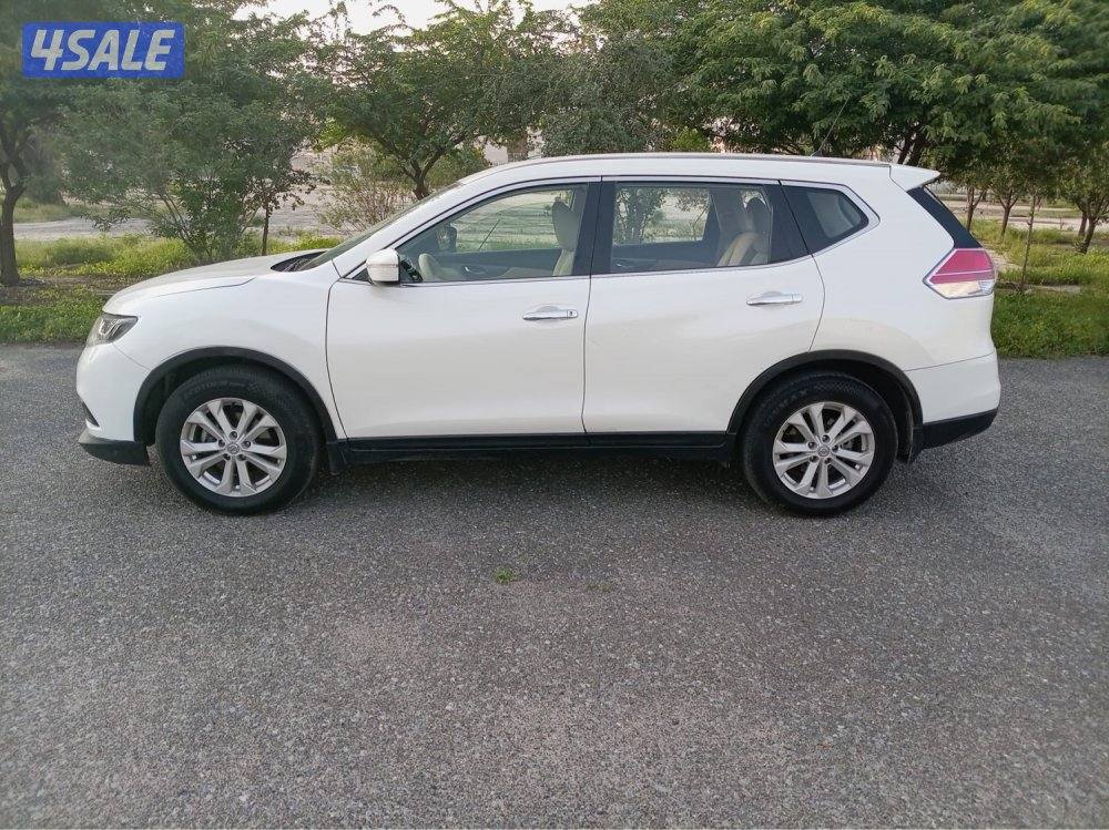 اكس تريل موديل 2017 ماشي 185 بحاله ممتازه سيرفس وكاله شرط الفحص3