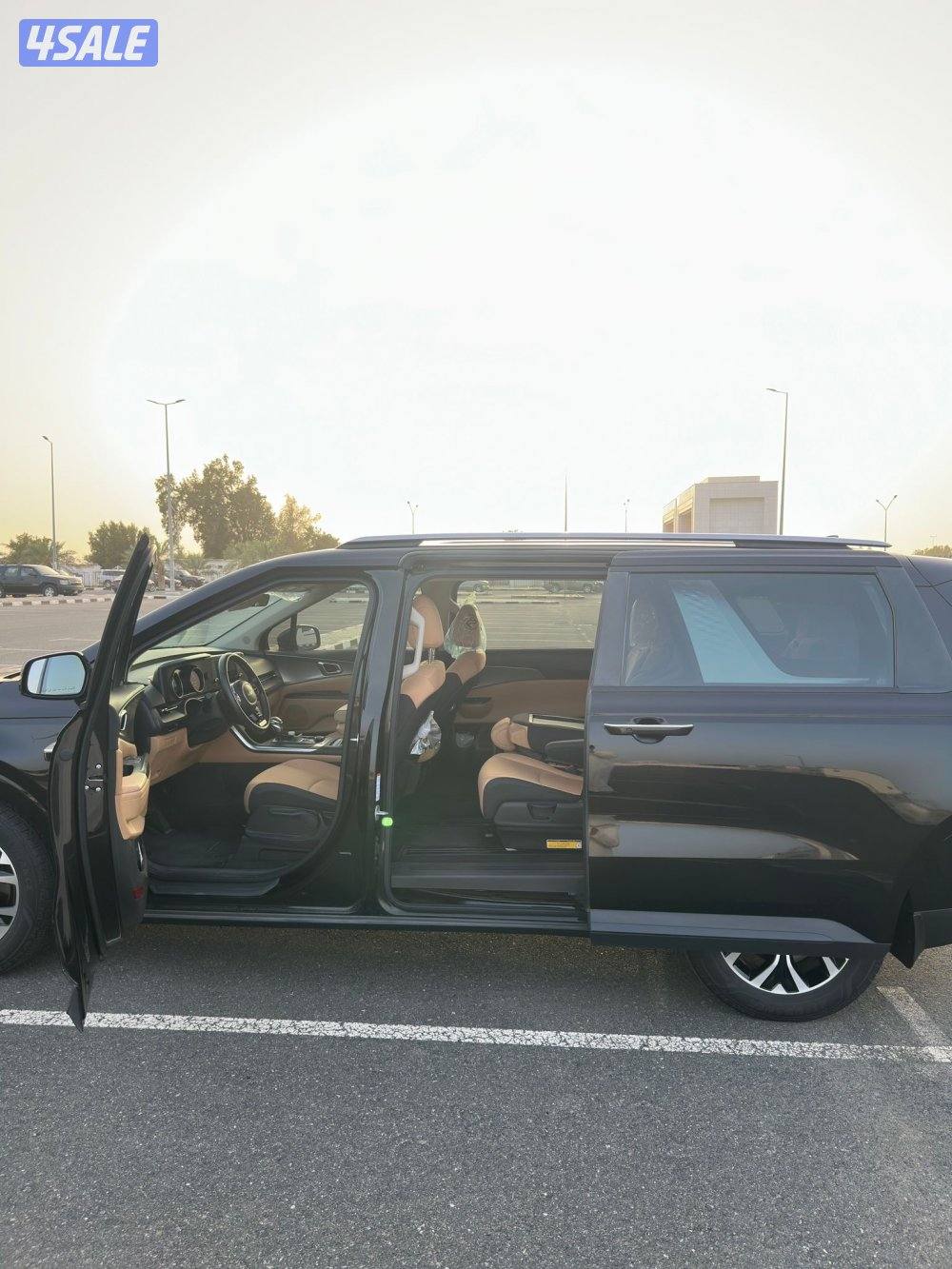 كيا كرنفال ماشي ٢٤ ألف1