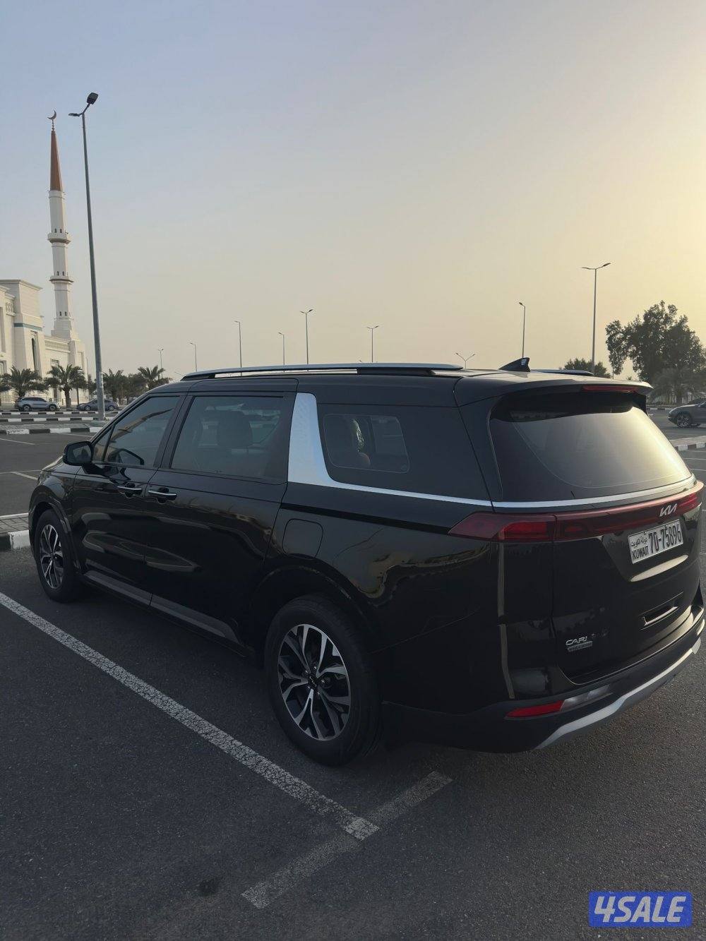 كيا كرنفال ماشي ٢٤ ألف4