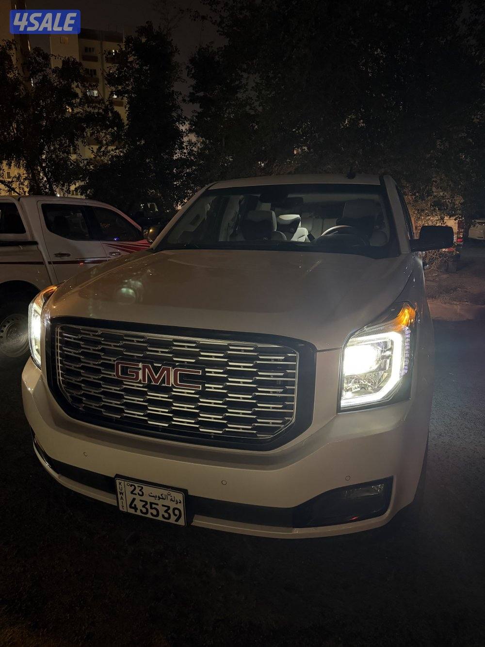GMC Yukon Denali. Mint condition. Rare to find3
