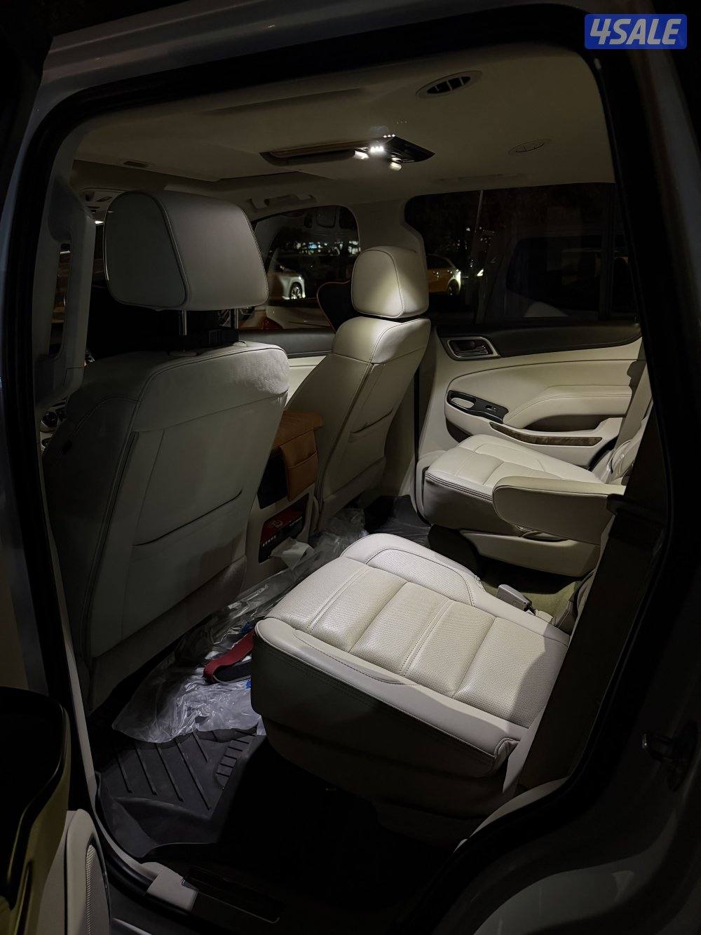 GMC Yukon Denali. Mint condition. Rare to find7