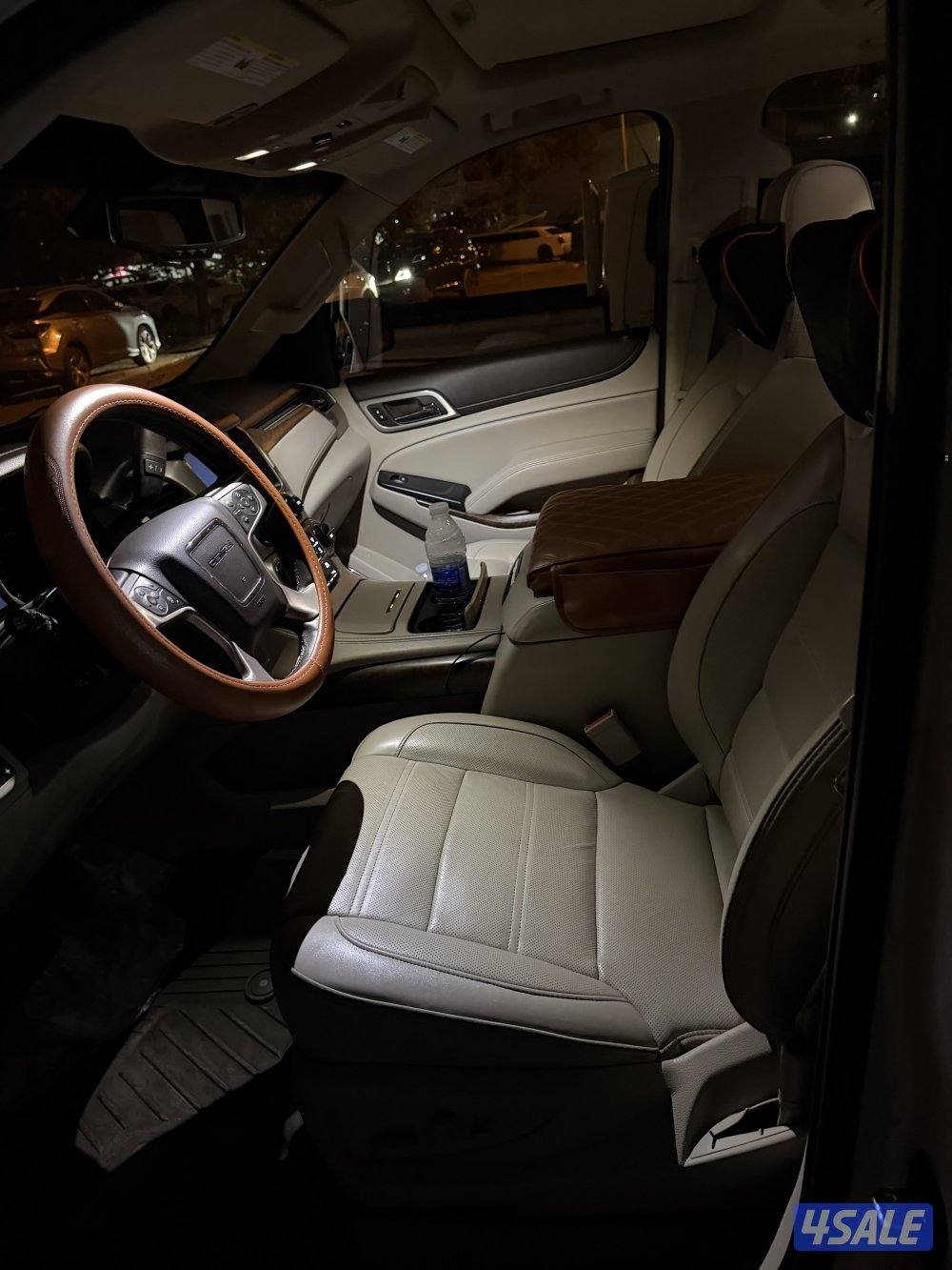 GMC Yukon Denali. Mint condition. Rare to find8