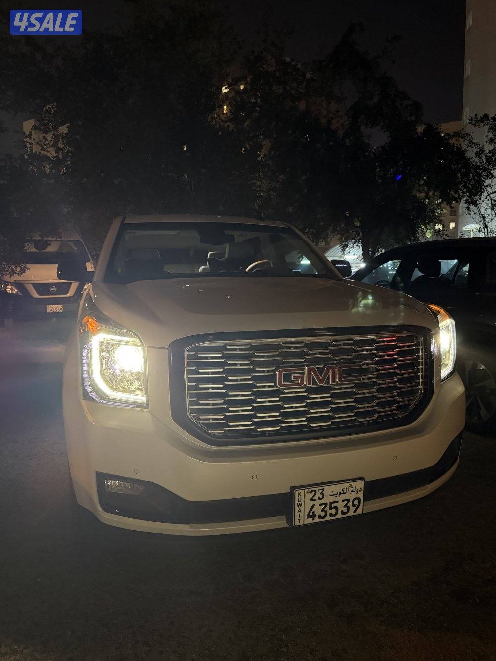GMC Yukon Denali. Mint condition. Rare to find9