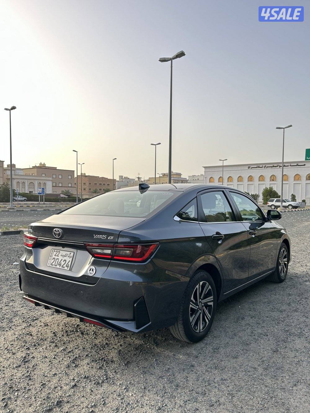 للبيع تيوتا يارس 20235