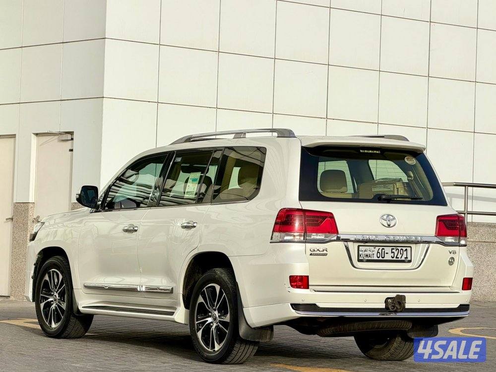 لاند كروزر قراند تورنق  عداد ١٣٠2