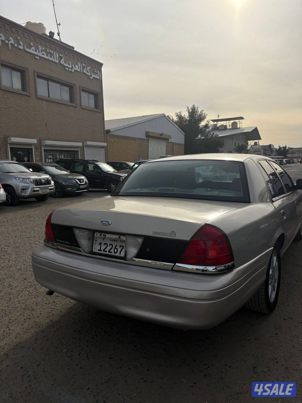 فورد فيكتوريا 2010 السعر 12000