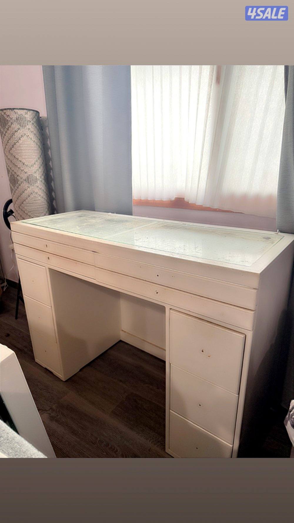 بيع تسريح مع مرايا (العرض ١٣٠ الطول ٨٠0