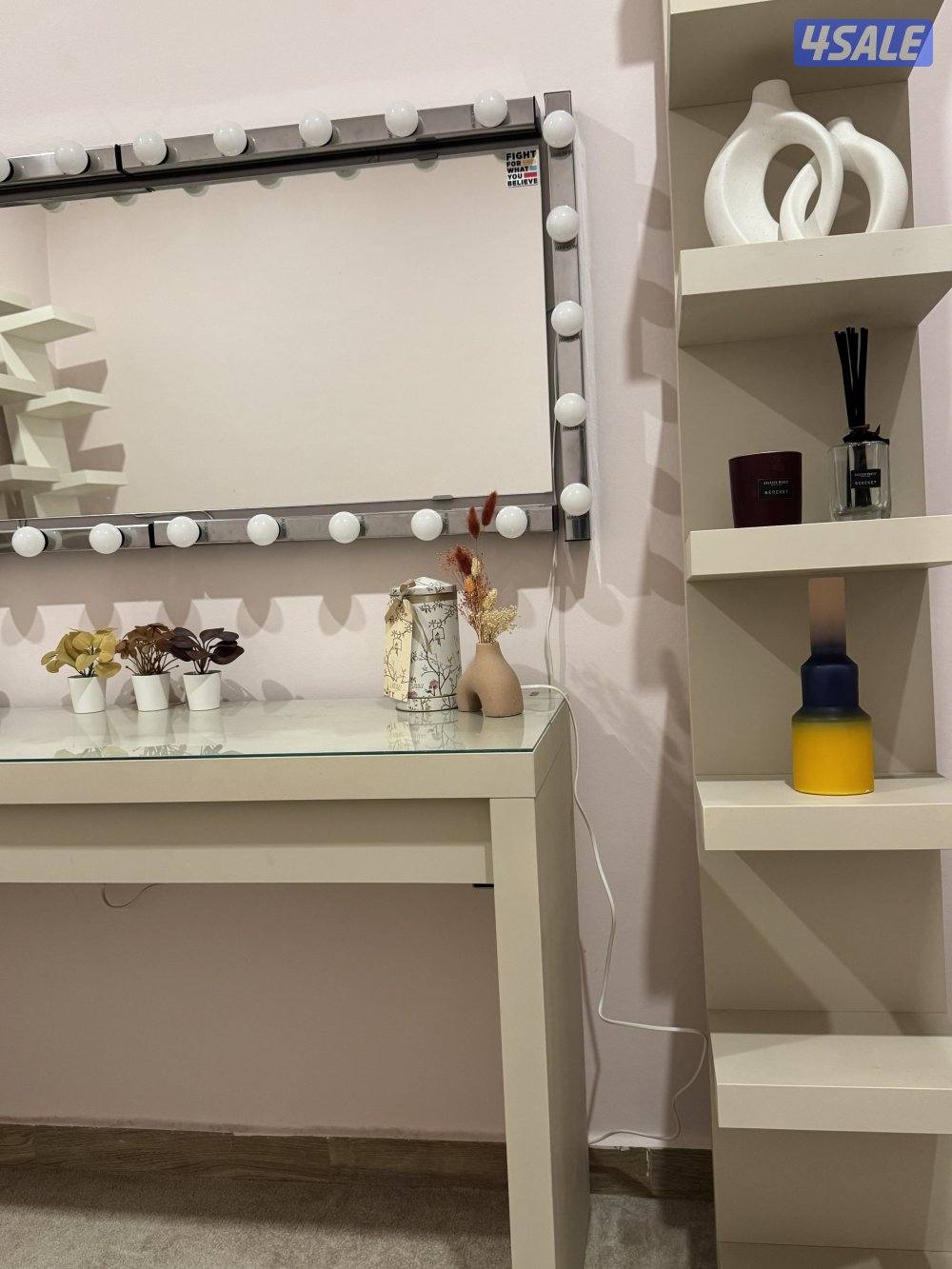 تسريحة و معاها حماية زجاج3