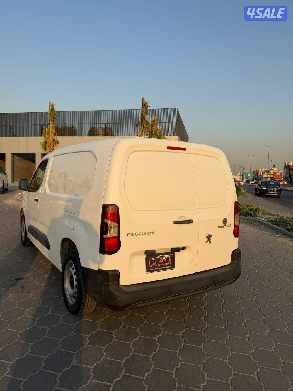 النشاما لبيع وشراء السيارات بيجو بوكس1