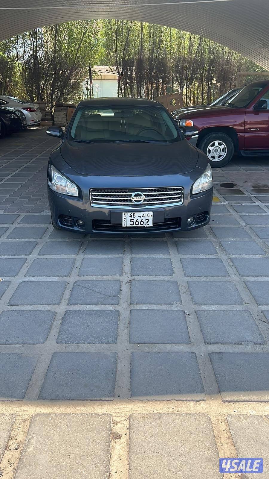 للبيع ماكسيما 2010 فل اوبشن ماشية ١٨٣ داخلية جلد وفتحة نظيييفة جداً0