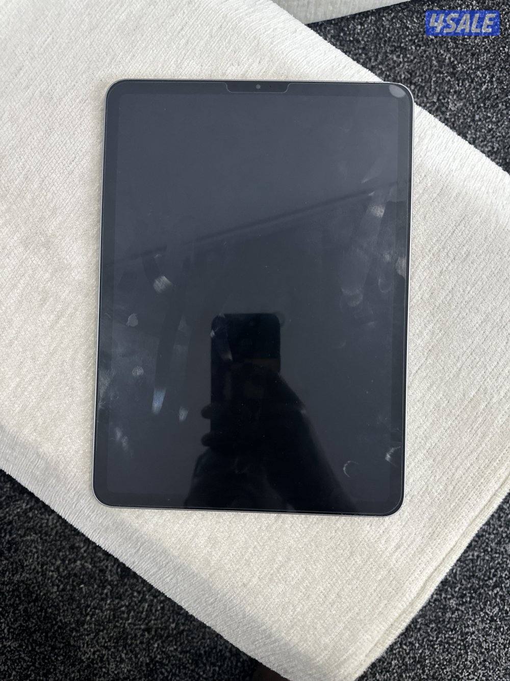 للبيع ايباد 11 m2 مع كفر ومروحة تبريد ipad pro for sale with cover and1