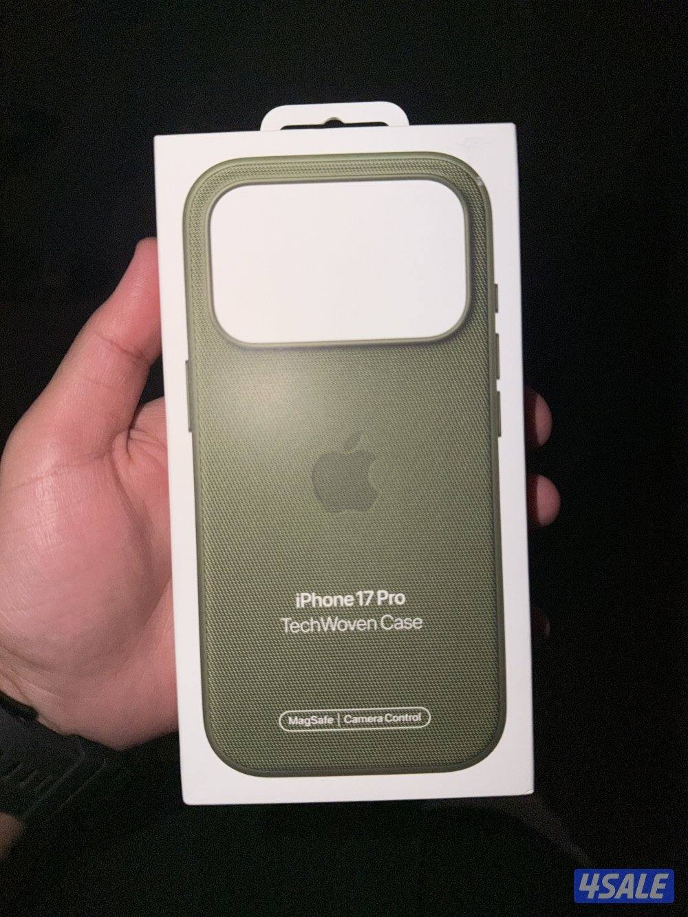 كڤر أبل الزيتي الاصلي سعره الأصلي ٢٤ او للبدل مع اللون الأسود0