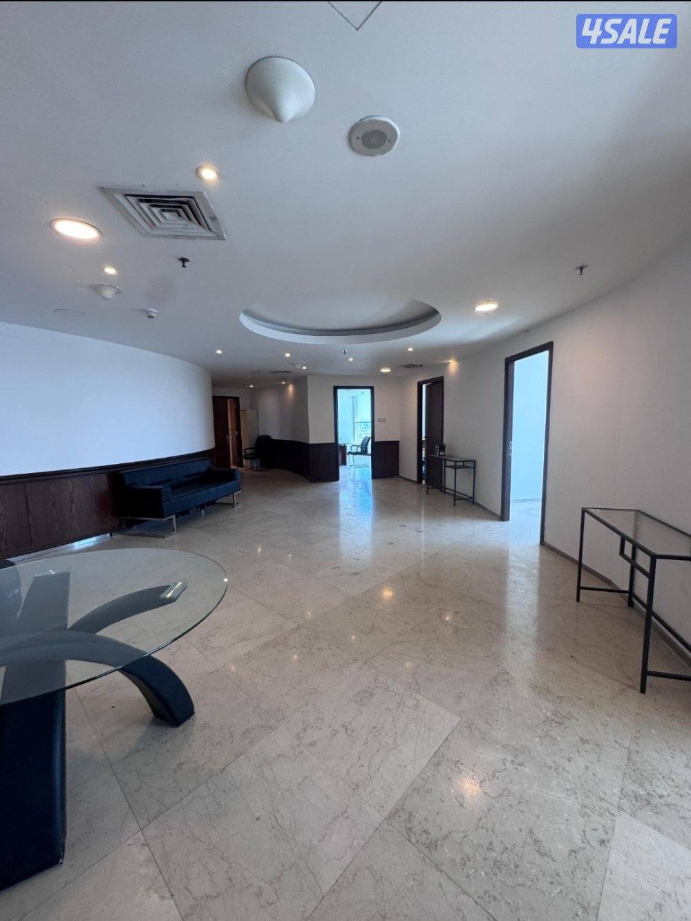 دور تجاري بمدينة الكويت-بالقبلة 
المساحة 350 متر دور كامل 
موقع متميز1