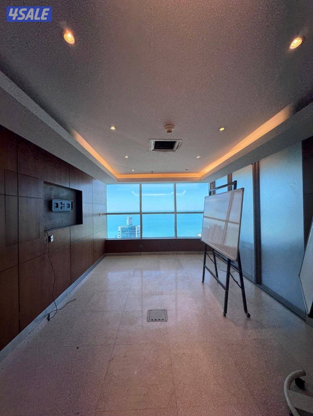 دور تجاري بمدينة الكويت-بالقبلة 
المساحة 350 متر دور كامل 
موقع متميز3