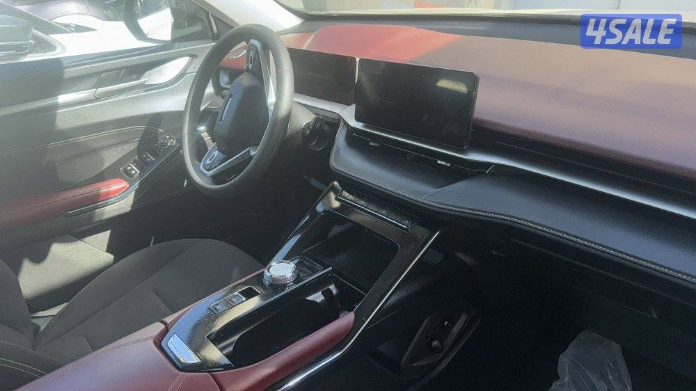 بيعه سريعه فيها مشكله بالقير شغال بس كنترول يعلق8