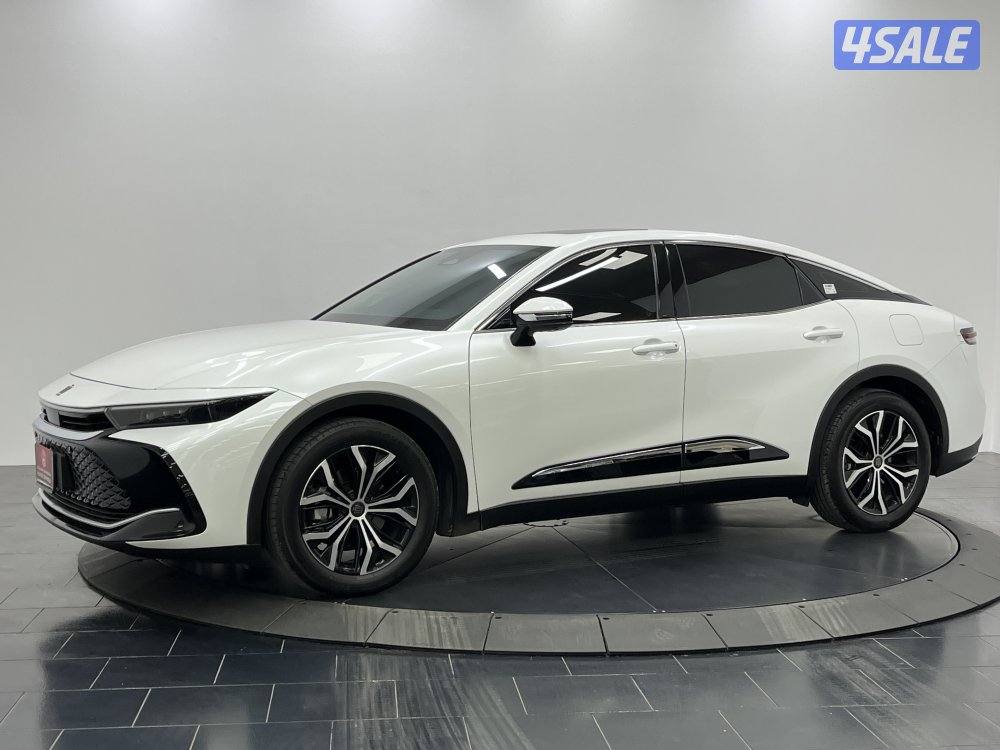 TOYOTA CROWN HYBRID0