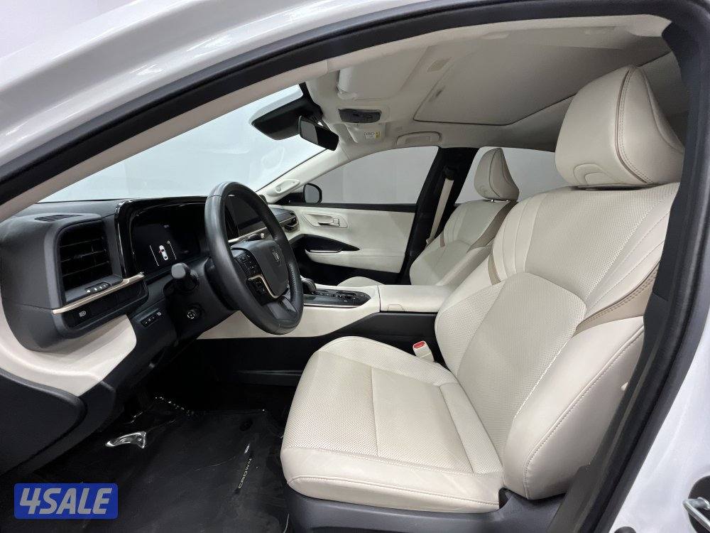 TOYOTA CROWN HYBRID4