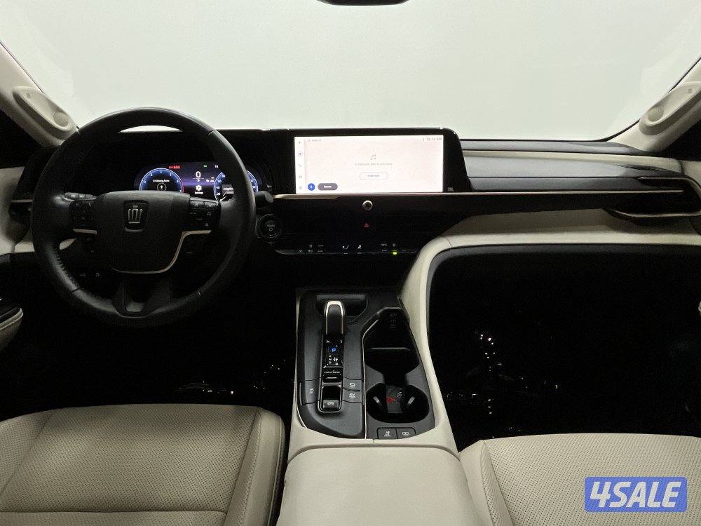 TOYOTA CROWN HYBRID11