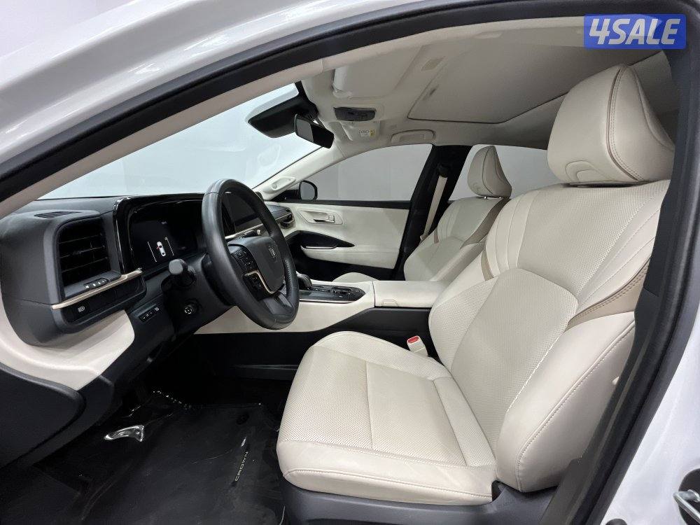 TOYOTA CROWN HYBRID4