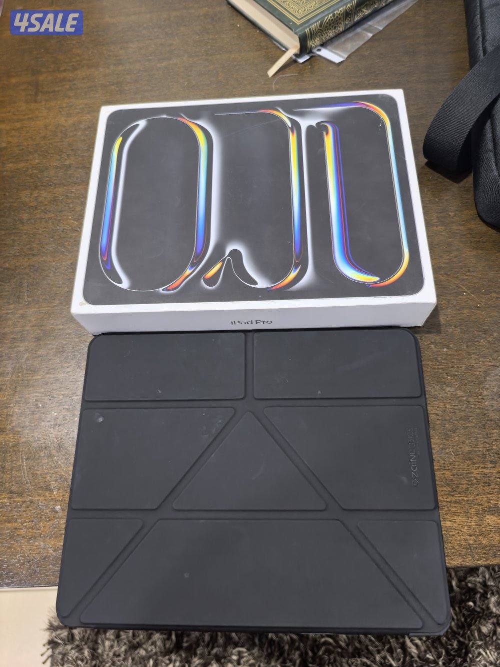 Ipad pro M4 13 inch, 256 giga ,battery 95%. Wifi only0