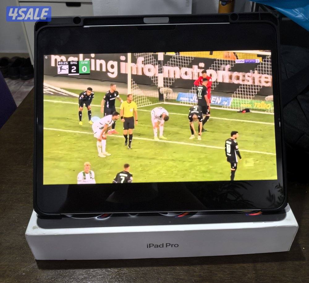 Ipad pro M4 13 inch, 256 giga ,battery 95%. Wifi only3