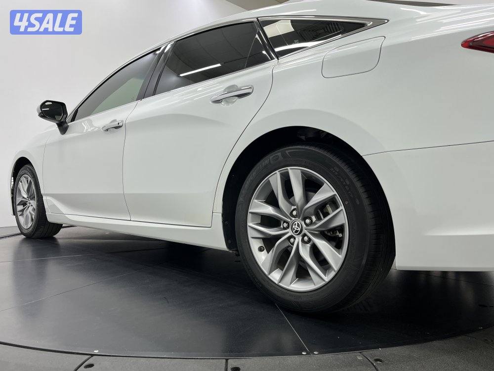 TOYOTA AVALON XLE MID OPTION9