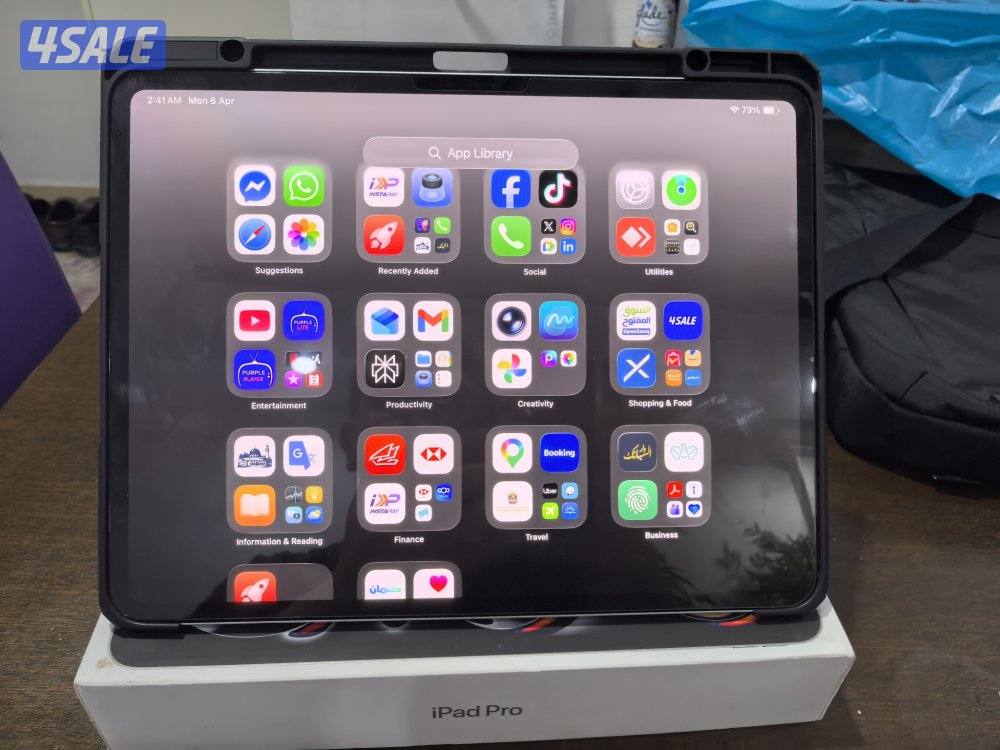 Ipad pro M4 13 inch, 256 giga ,battery 95%. Wifi only5