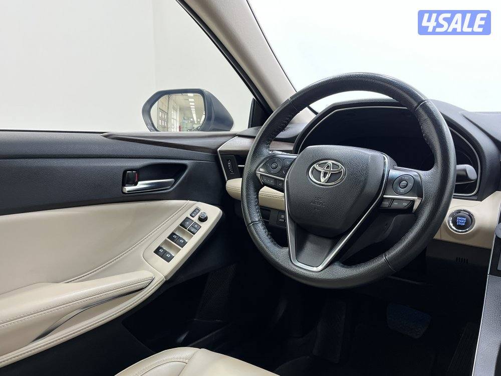 TOYOTA AVALON XLE MID OPTION12