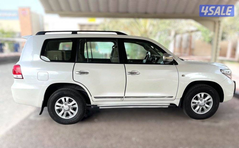 للبيع لاندكروزر GXR موديل ٢٠١٠2