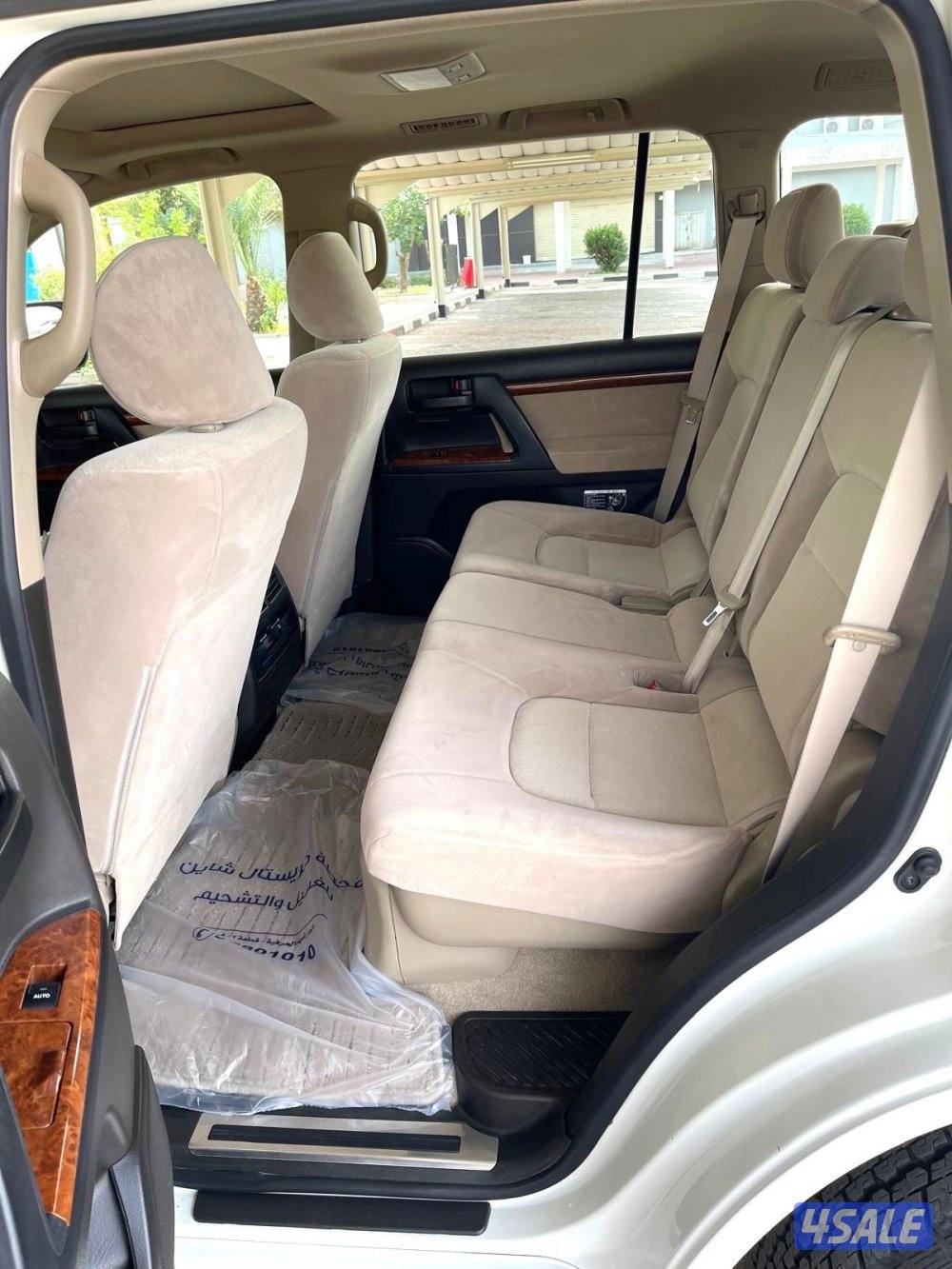 للبيع لاندكروزر GXR موديل ٢٠١٠7