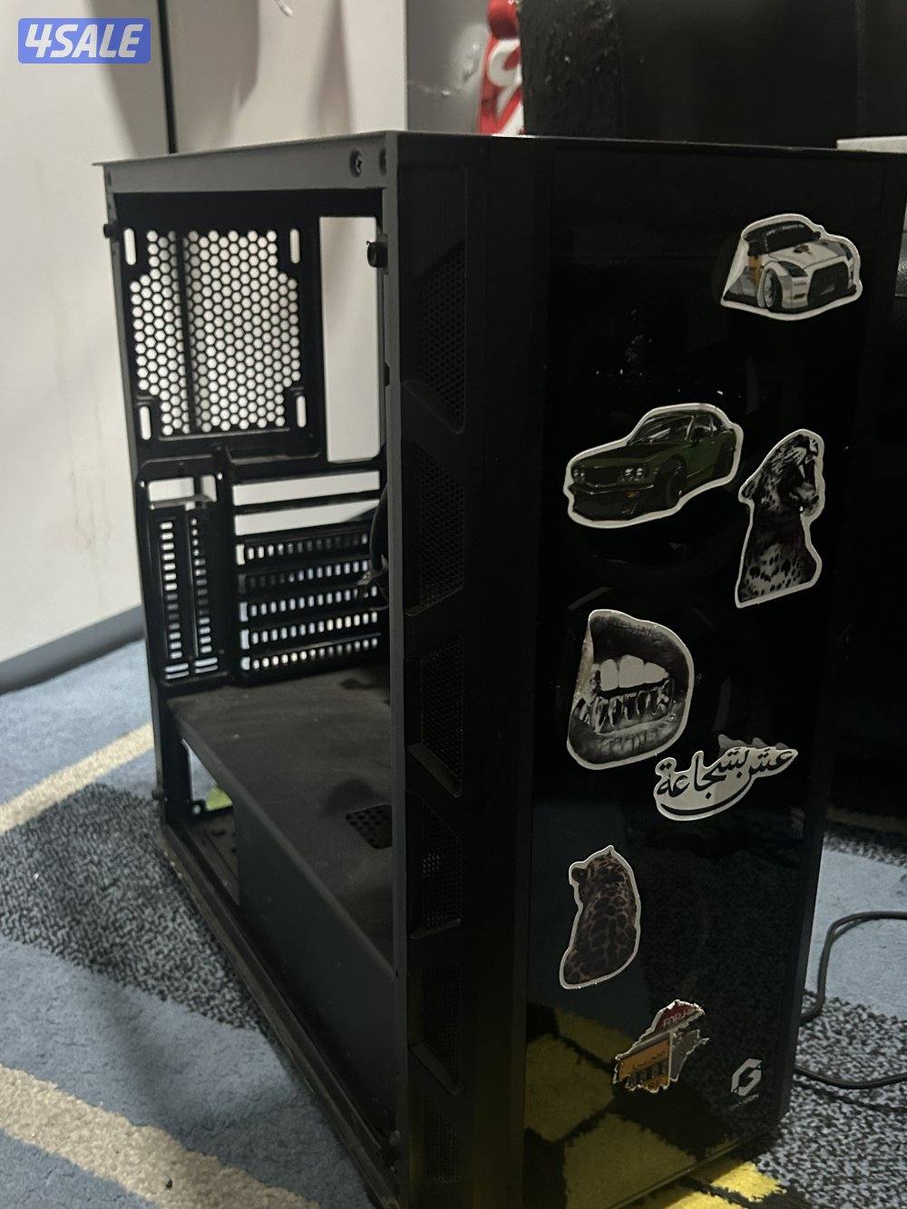 Gameon gaming pc frame with installed rgb fans2