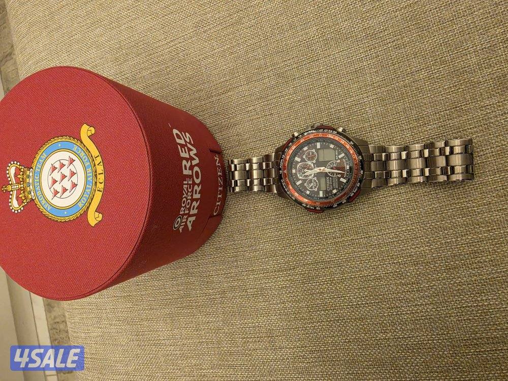ساعة citizen red arrows5