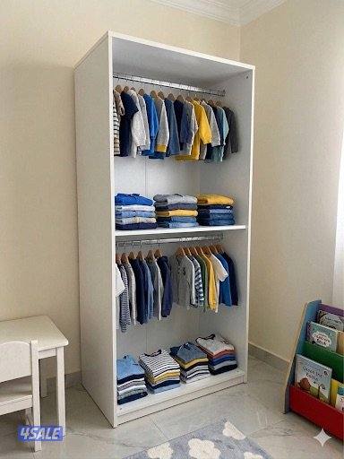 دولاب اطفال للبيع مستعمل حالة جيدة للملابس الاطفال حتى سن ٥ سنوات0