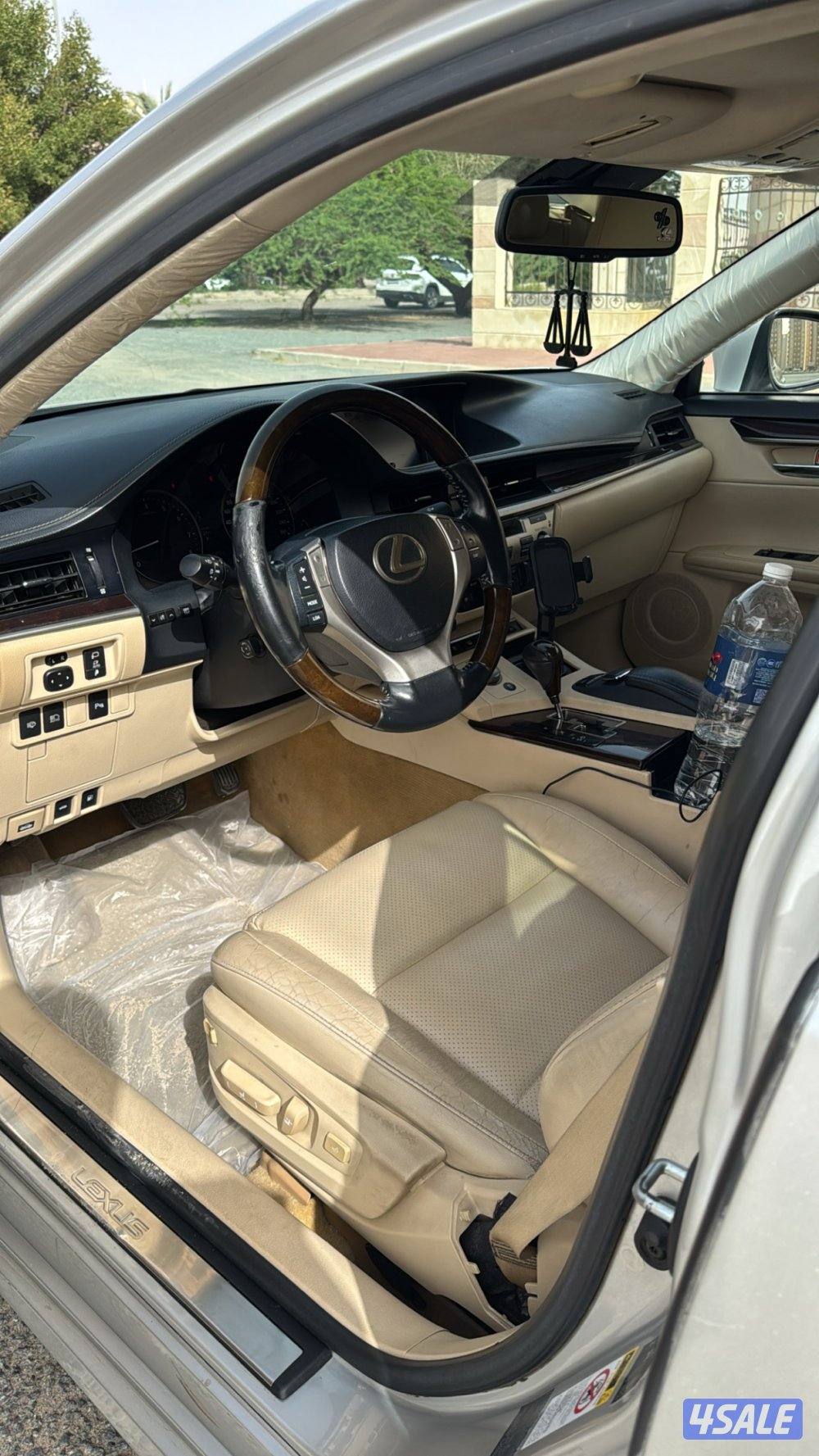 للبيع لكزسES350 شرط الفحص قير مكينه شاصي ماشي 385 رقم التواصل1