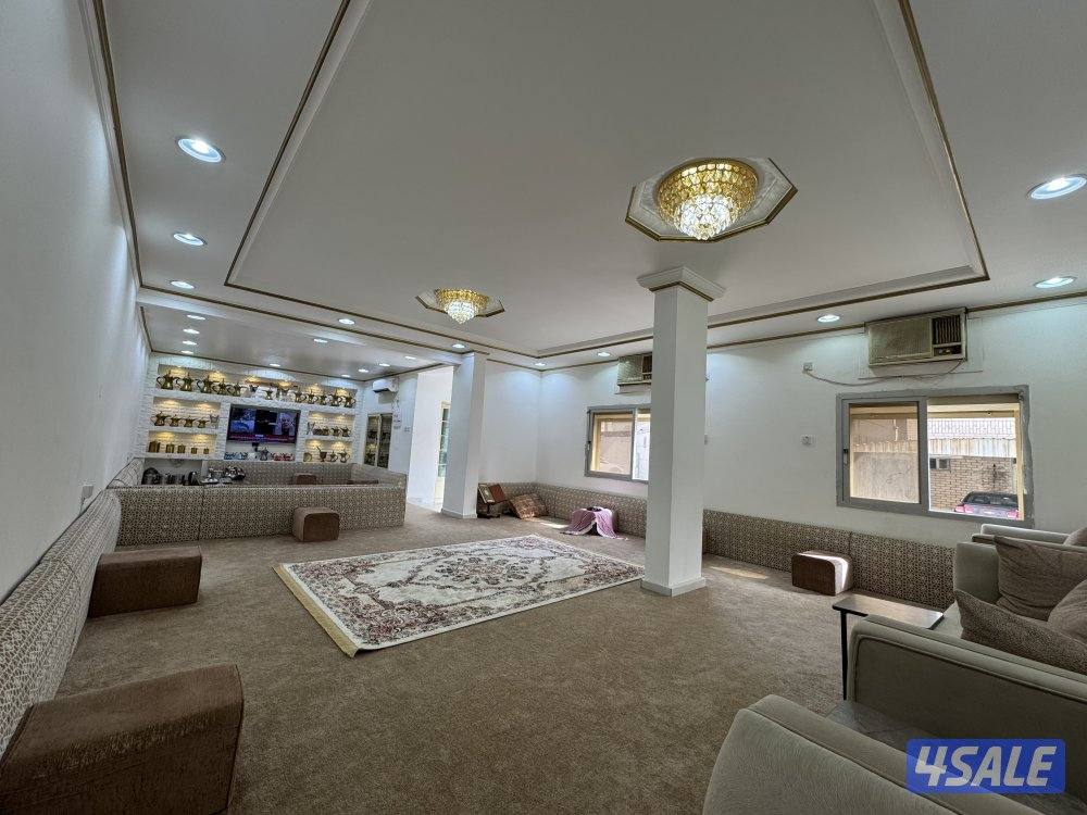 بيت في ام الهيمان للبدل مع قسيمه في صباح او الوفره8