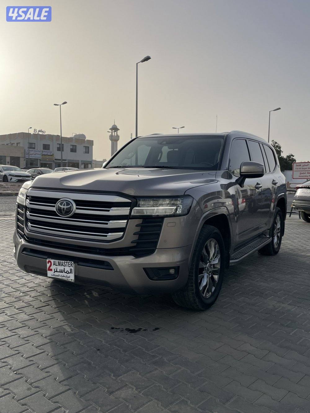 للبيع لاند كروزر GXR. ايرو موديل 2022 صبغ الوكاله0