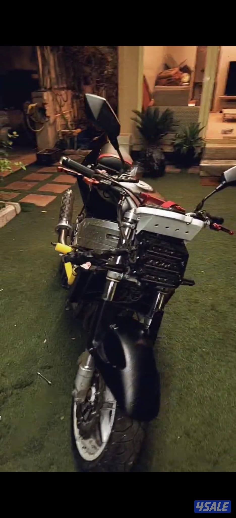 للبيع هوندا  900 CRB2