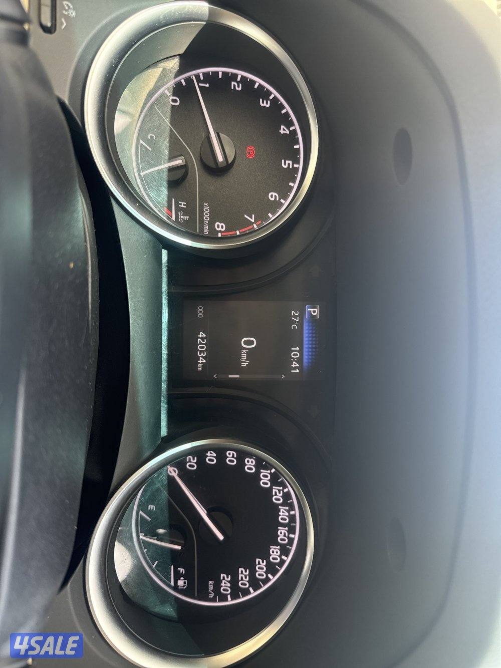 للبيع كامري 2021 عداد 42 الف بس9