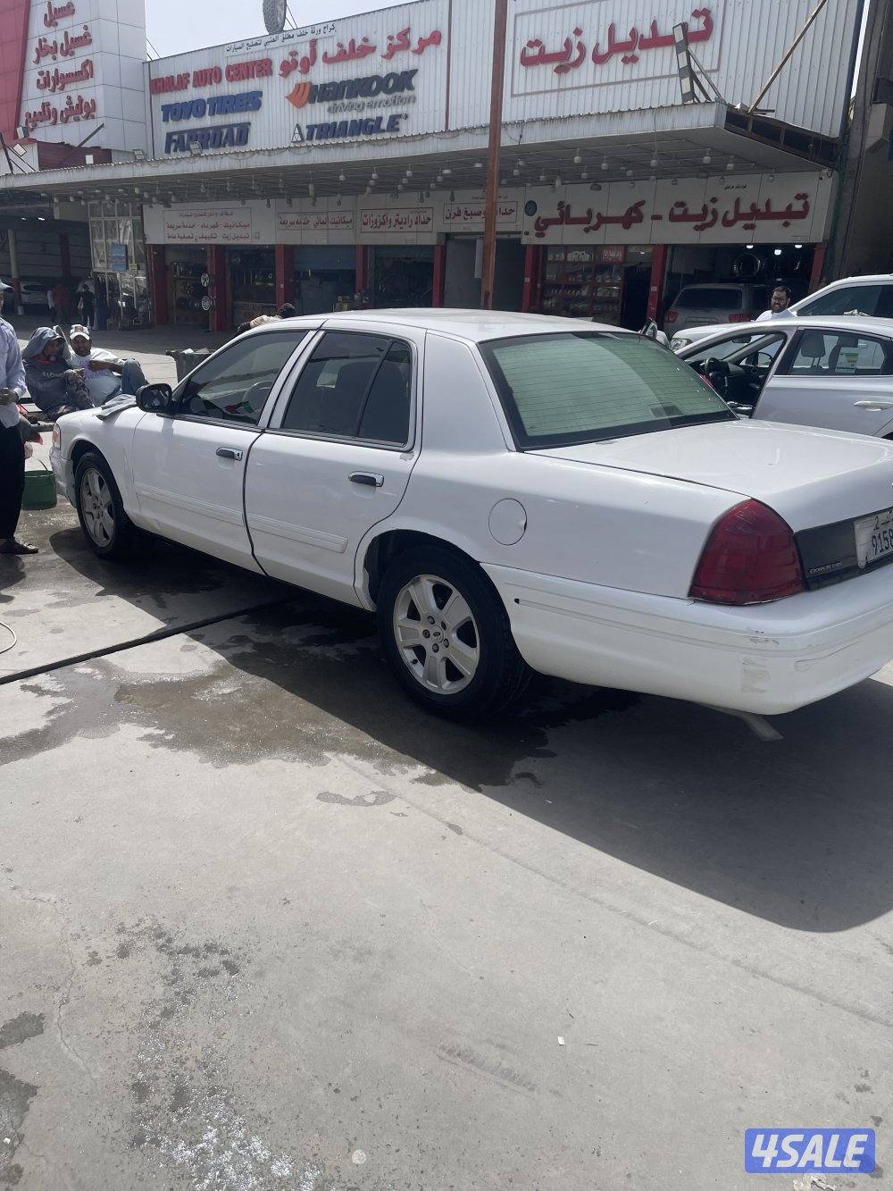 للبيع فورد فكتوريا1