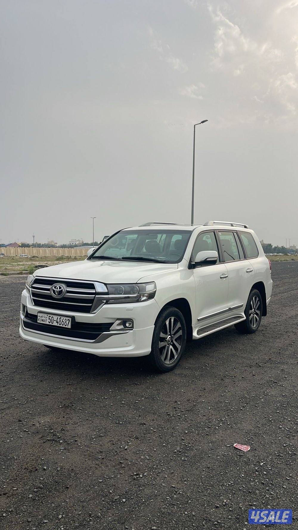 لاند كروز تورينق مخمل 2019 الساير بحاله الوكاله عداد 131 الف0