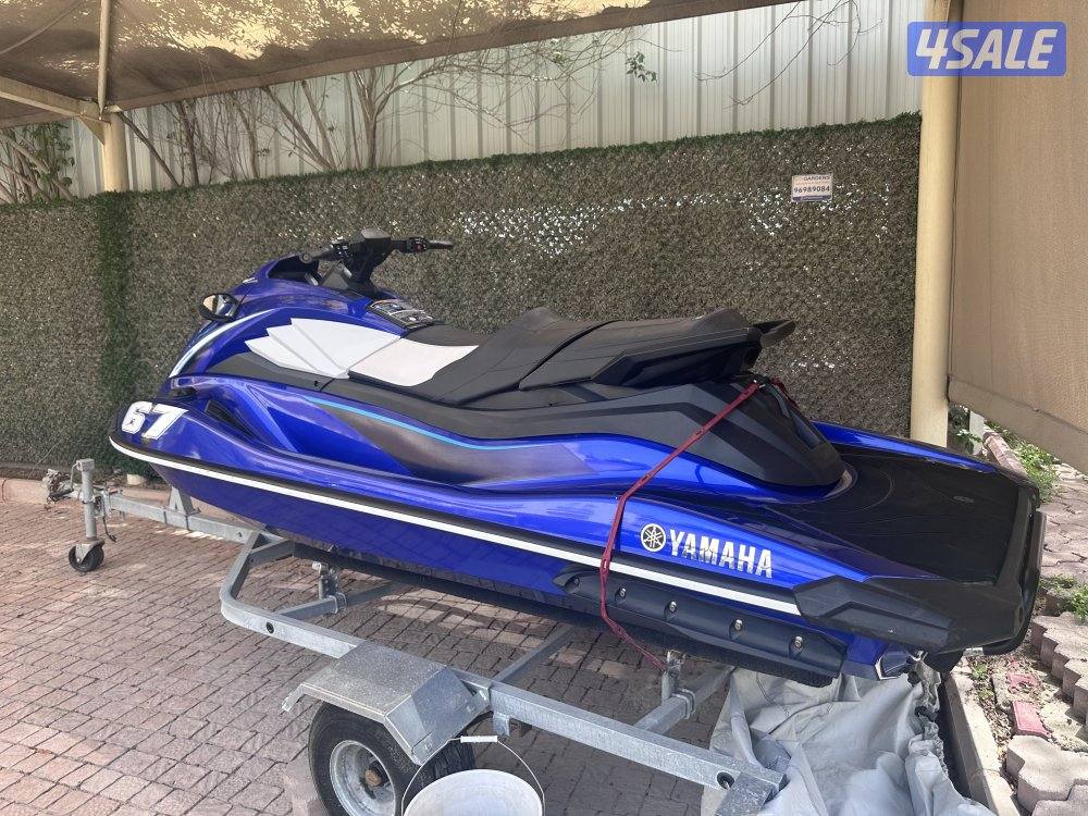 للبيع جت سكي yamaha GP1800R نظيف و بحالة الوكاله ما يحتاج شي3