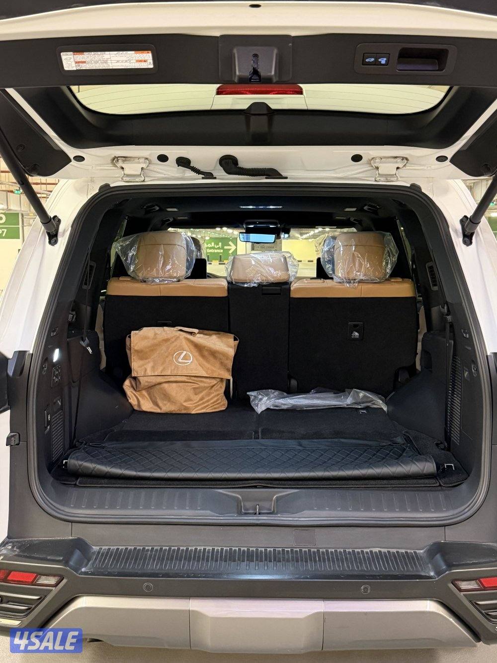 للبيع لكزس Lx600 صبغ وكالة عداد 61 الف6