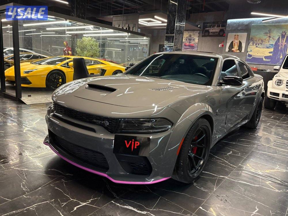 دودج تشارجر SRT هلكات Red eye0