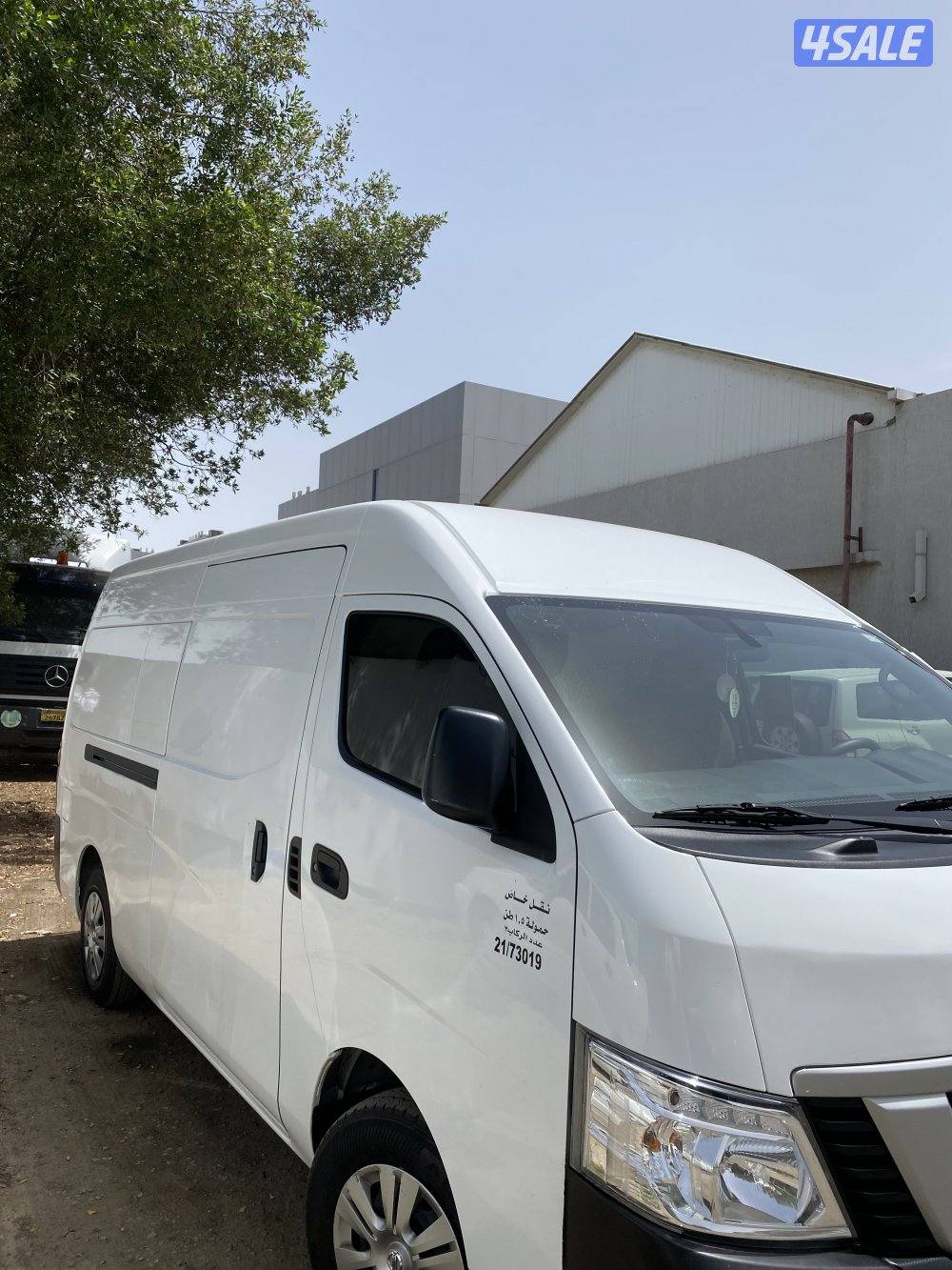 للبيع باص نيسان مغفل موديل 2022 ماشي 60 ألف شرط الفحص1