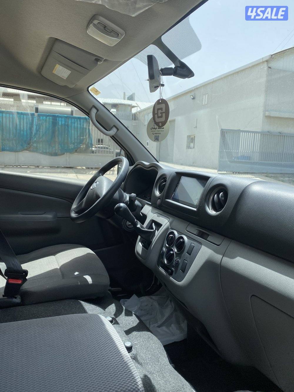 للبيع باص نيسان مغفل موديل 2022 ماشي 60 ألف شرط الفحص4