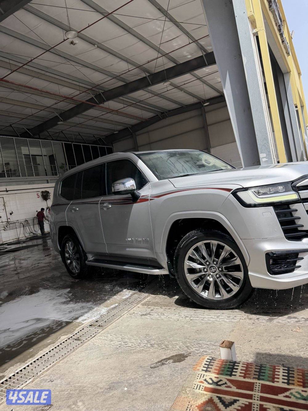 للبيع  لاندكروزر2022 VX تون تيربو7