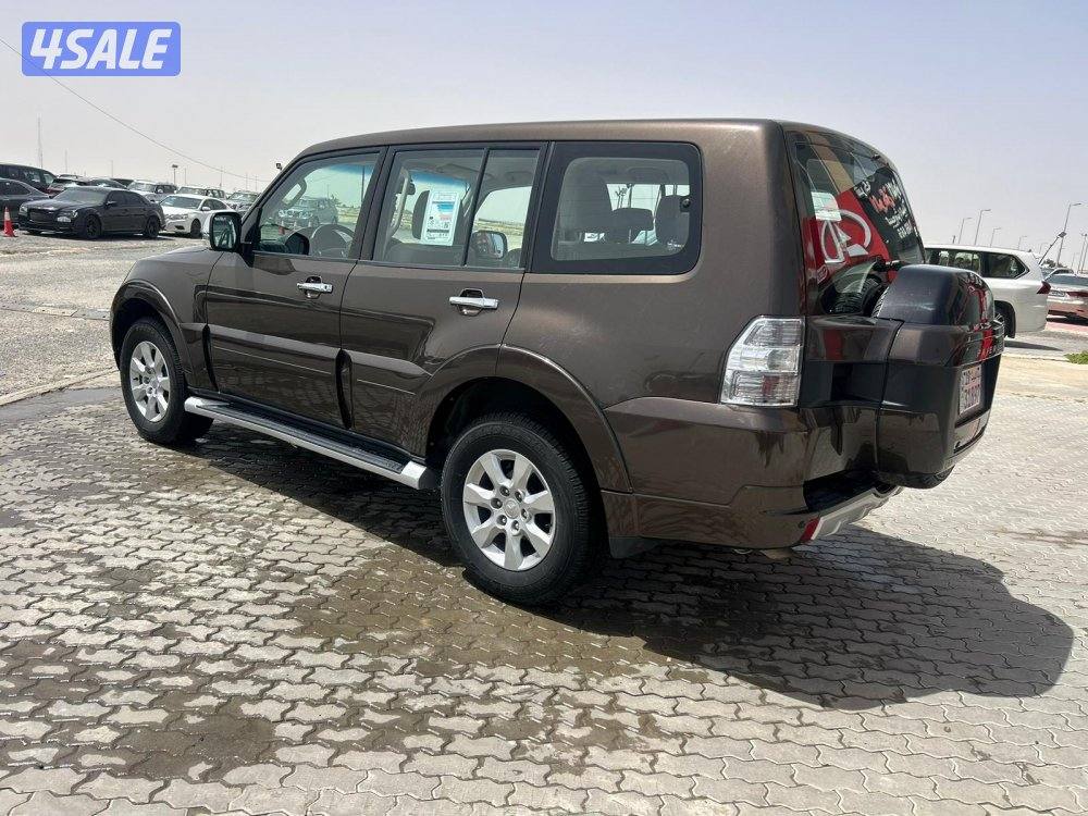 ميتسوبيشى باجيرو  موديل 2020 ماشى 17.000 k.m وارد الملا . صبغ وكالة3