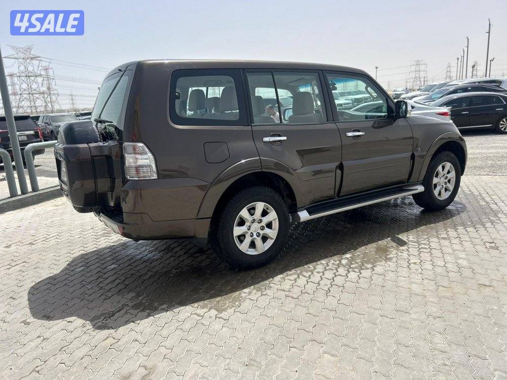 ميتسوبيشى باجيرو  موديل 2020 ماشى 17.000 k.m وارد الملا . صبغ وكالة2